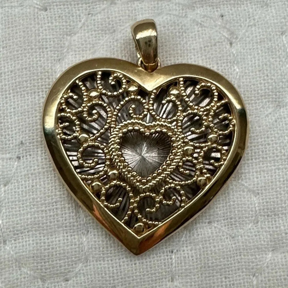 14k Yellow & White Gold Filigree Heart Pendant *4.8 Grams*